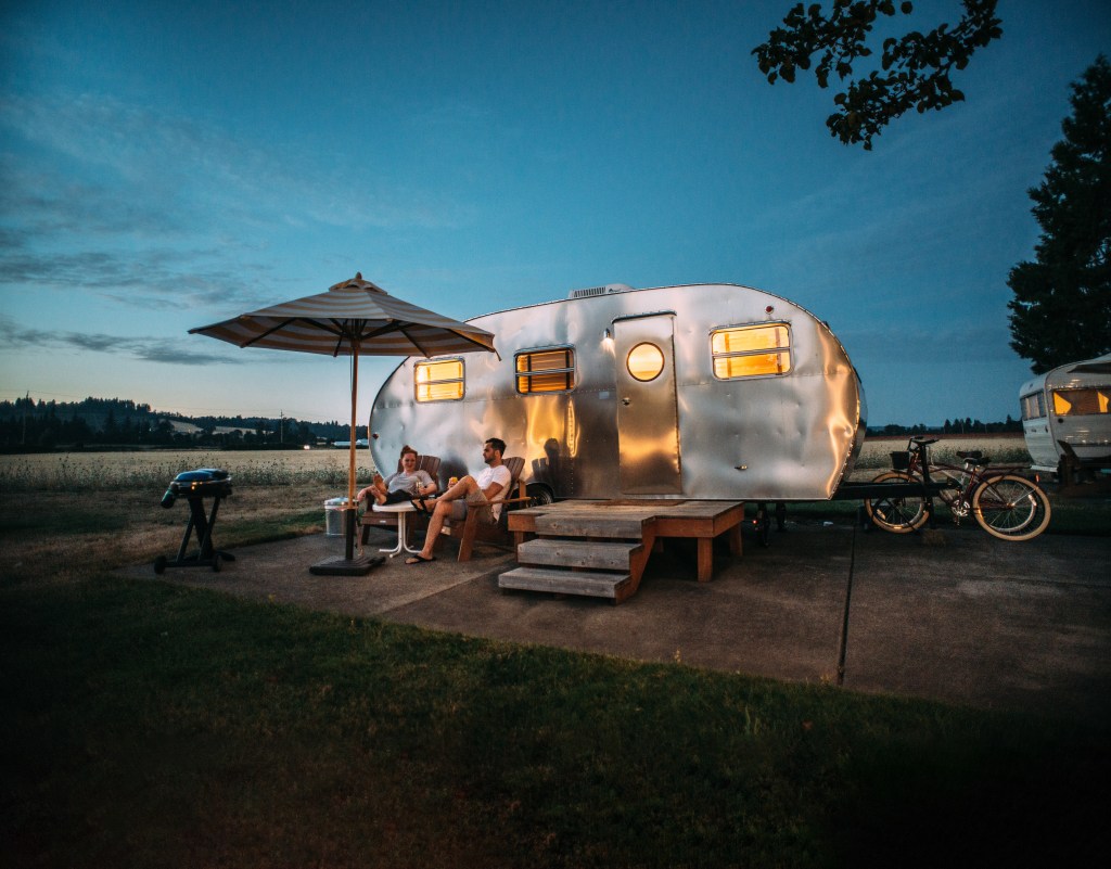 Lei en campingvogn til&nbsp;ferieturen!